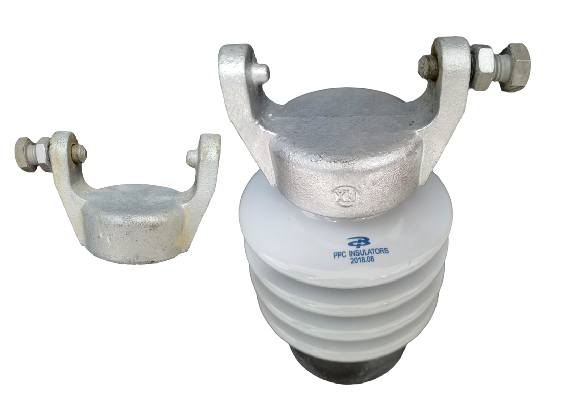IEC 60168の薄い灰色反壊れやすい磁器ライン ポストの絶縁体